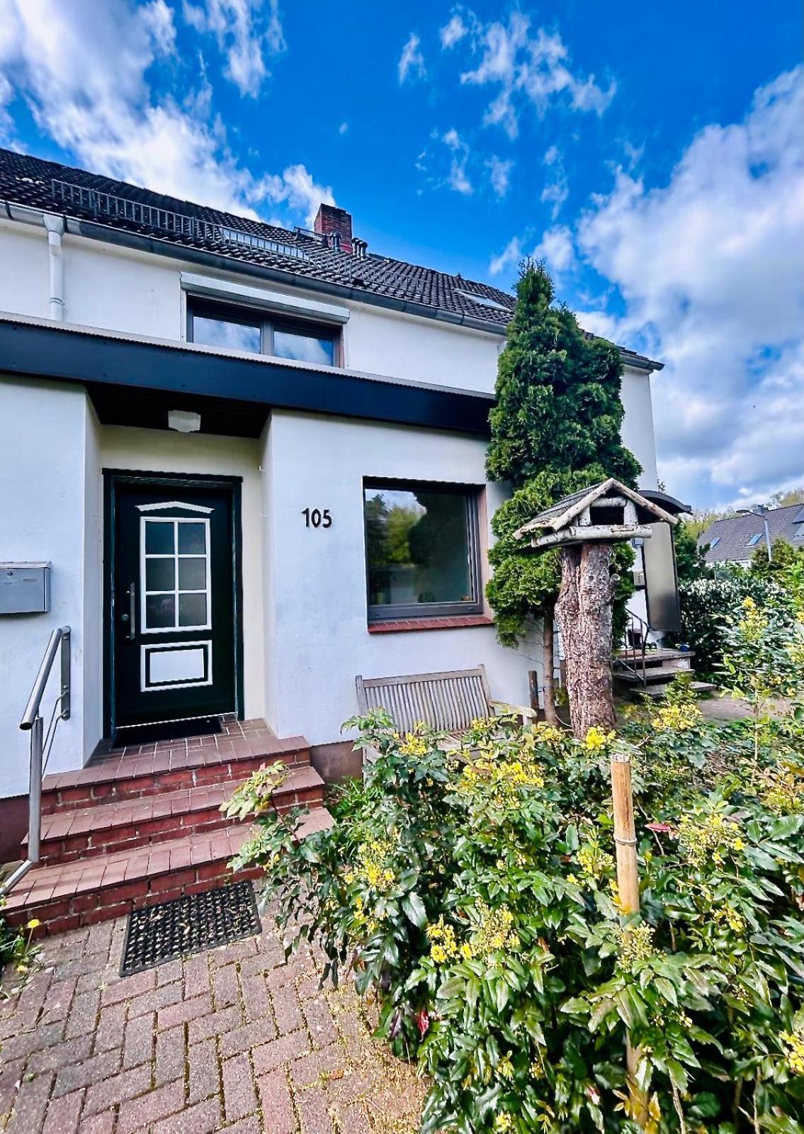 Feelslikehome - Reihenhaus Zwischen Hamburg Und Heide Mit Garten&Garage Neu Wulmstorf Exterior photo